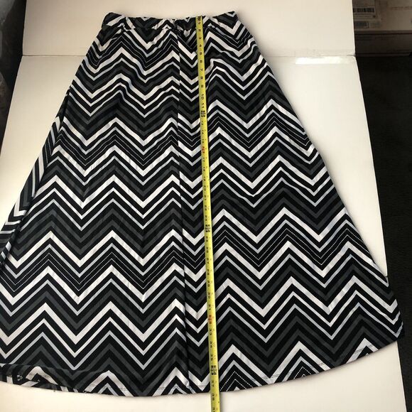Say What? Geometric Black Gray White Maxi Skirt Size 1X - Picture 6 of 10